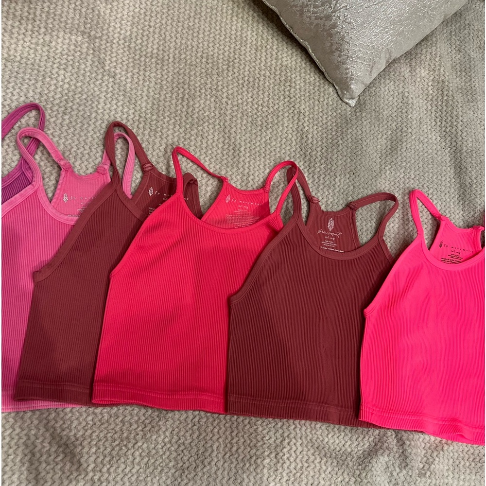 COPY - 🌺Free people happiness run crop top - Picture 12 of 17
